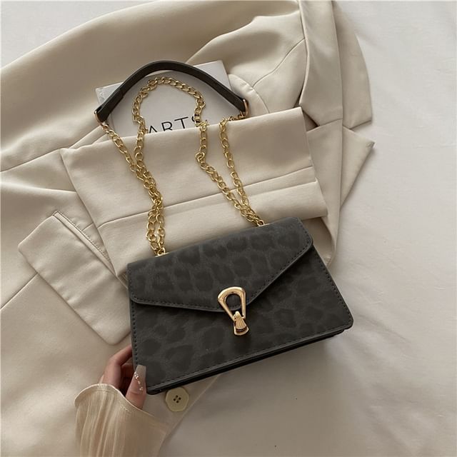Leopard Patterned Flap Shoulder Bag
