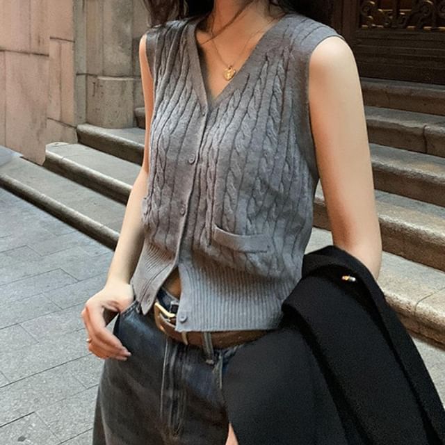 Classic V-Neck Cable Knit Sweater Vest