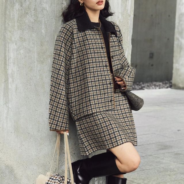 Contrast Collar Plaid Wool Jacket & Mini Skirt Set
