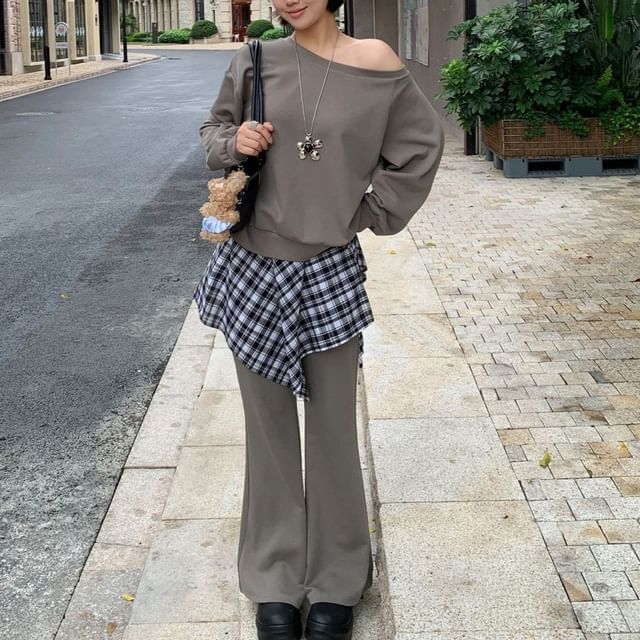 One Shoulder Sweatshirt with Plaid Skirt and Flared Pants Set