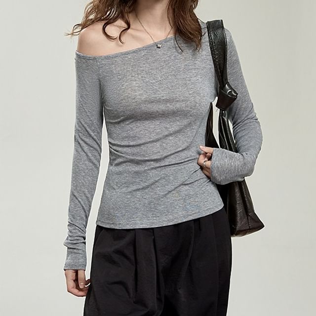 Slim-Fit Off-Shoulder Tee with Extended Sleeves