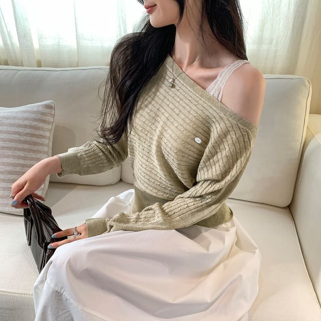 Cable Knit Off-Shoulder Sweater in Solid Tone