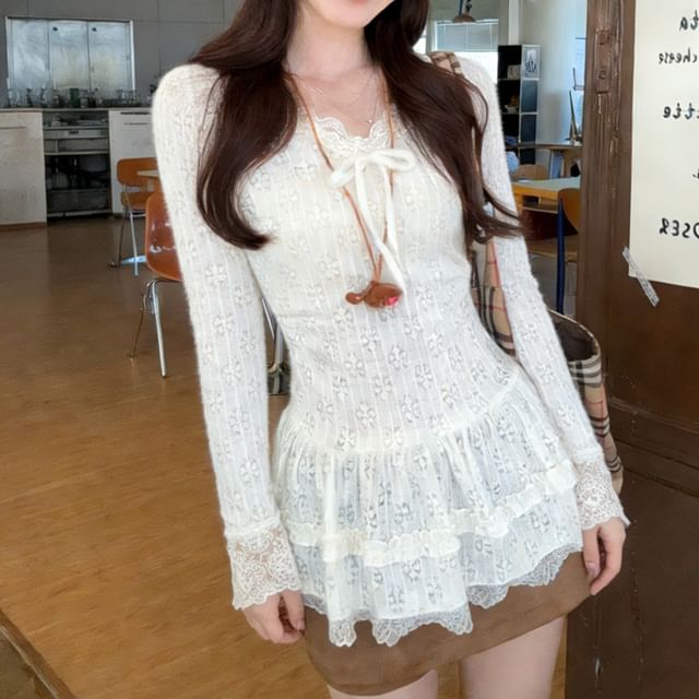 V-Neck Dotted Lace Trim Ruffled Tee with Long Sleeves