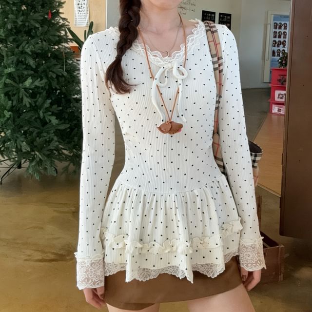V-Neck Dotted Lace Trim Ruffled Tee with Long Sleeves