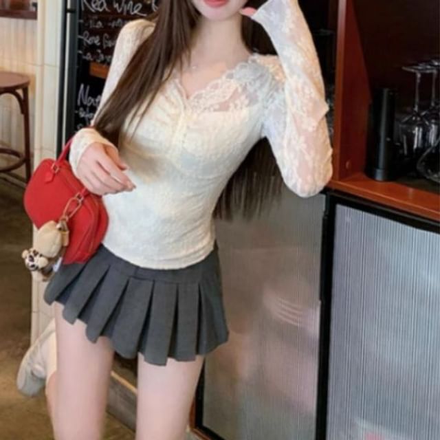 V-Neck Long Sleeve Lace Slim Fit Top