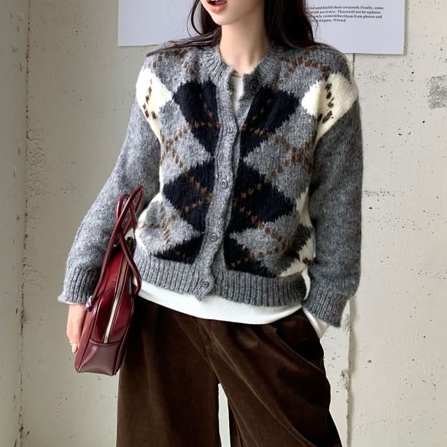 Round Neck Argyle Cardigan