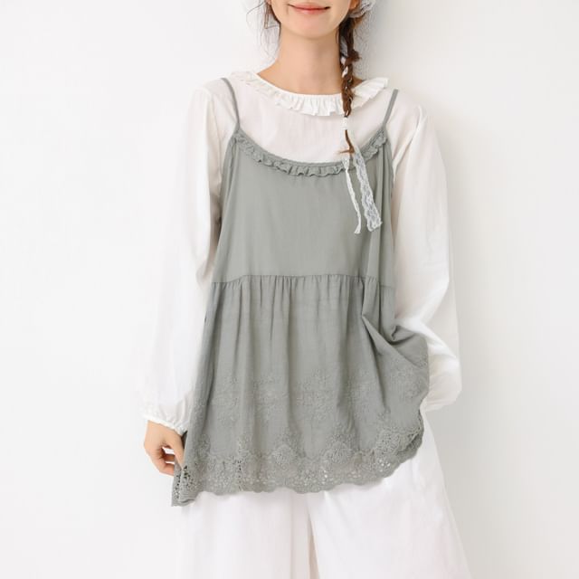 Spaghetti Strap Scoop Neck Ruffle Lace Camisole
