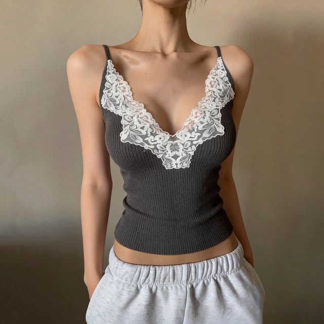 Lace-Trimmed V-Neck Crop Camisole, Fitted