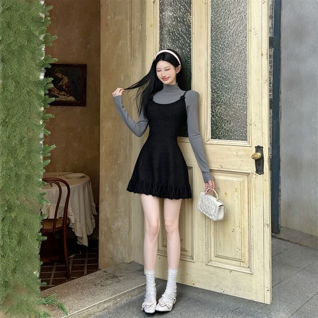 Long-Sleeve Mock Neck Plain T-Shirt / Spaghetti Strap Plain Mini A-Line Dress