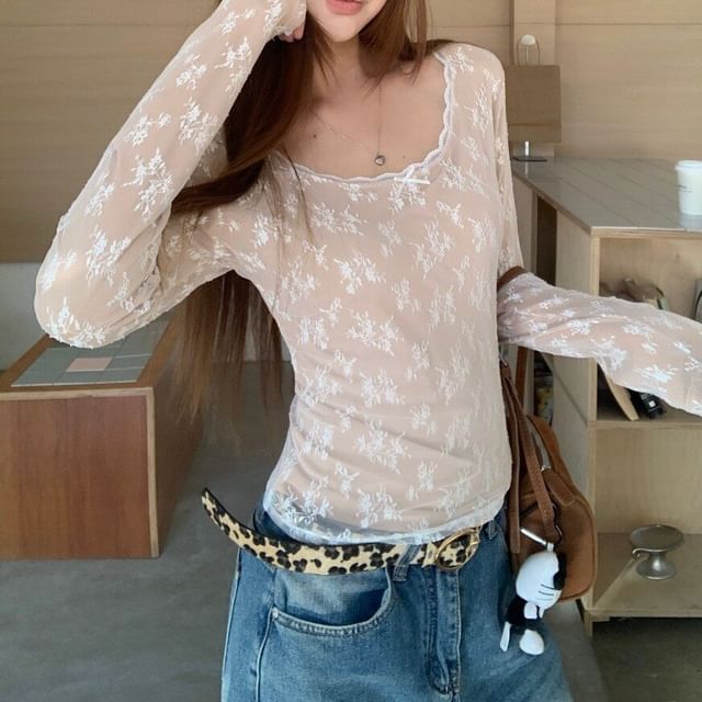 Scoop Neck Lace Detail Long Sleeve Slim Fit Top