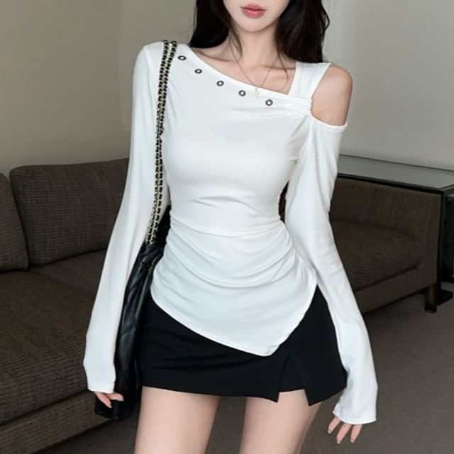 Asymmetric Cold-Shoulder Cropped Tee with Extended Sleeves