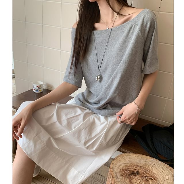 Off Shoulder Long Sleeve Basic Tee