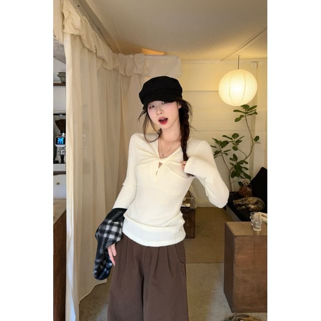 Twisted V-Neck Long Sleeve Top