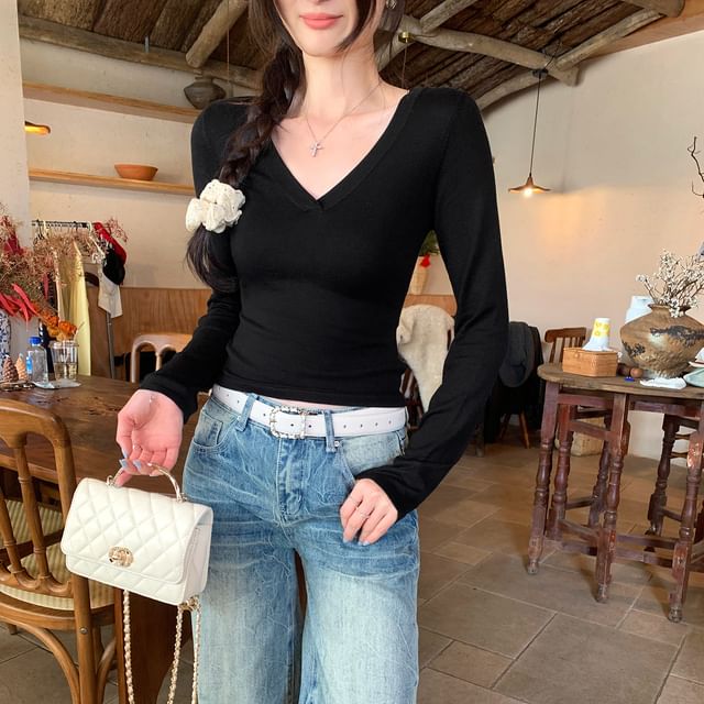 V-Neck Long-Sleeve Basic Top