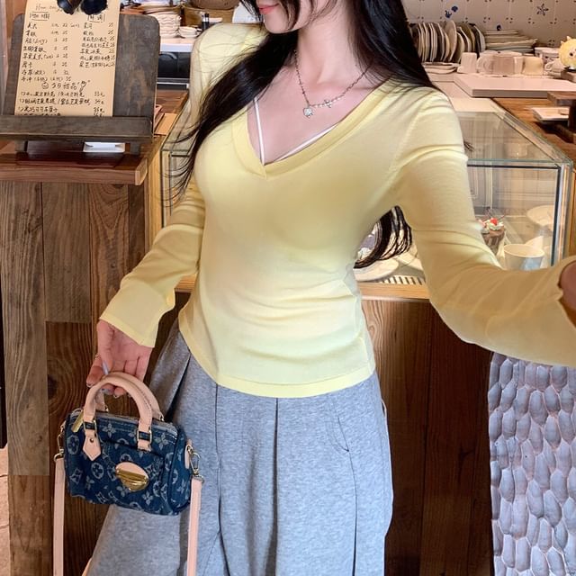 V-Neck Long-Sleeve Basic Top
