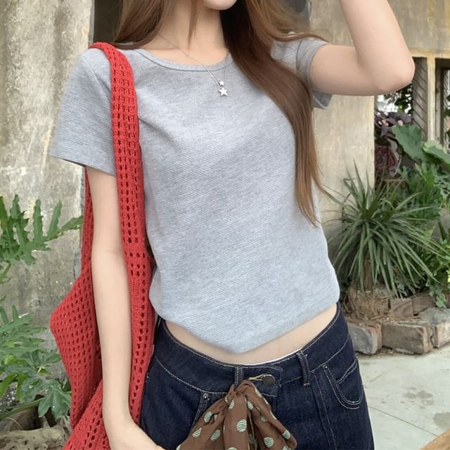 Round Neck Short-Sleeve Basic Tee