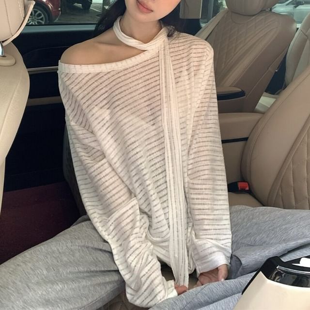 Oversized Off-Shoulder Tee with Long Sleeves and Stripes