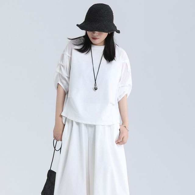 Plain Paneled Tee with Elbow-Length Sleeves and Crew Collar