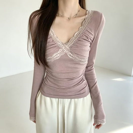 Long-Sleeve V-Neck Lace Trim Ruched Slim Fit T-Shirt