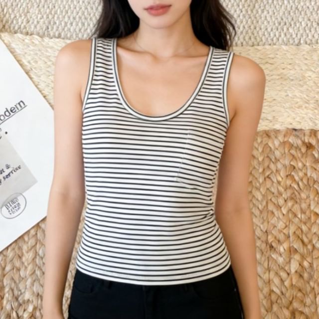 Scoop Neck Lace Trim Padded Crop Tank Top