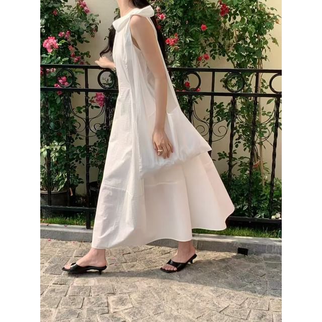 Sleeveless Round Neck Plain Slim-Fit Maxi A-Line Dress