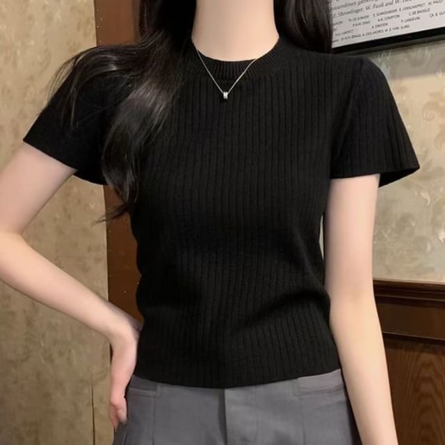 Cropped Crewneck Knit Top with Short Sleeves