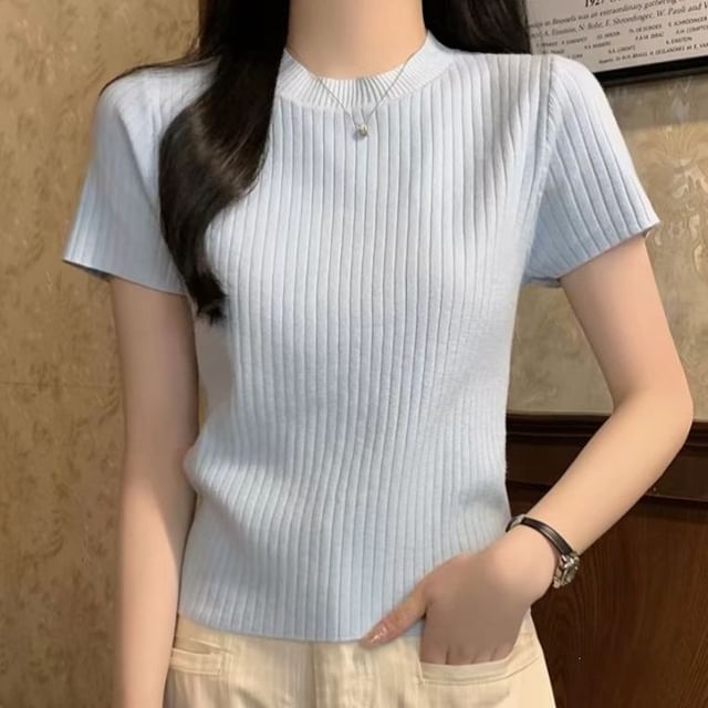Cropped Crewneck Knit Top with Short Sleeves