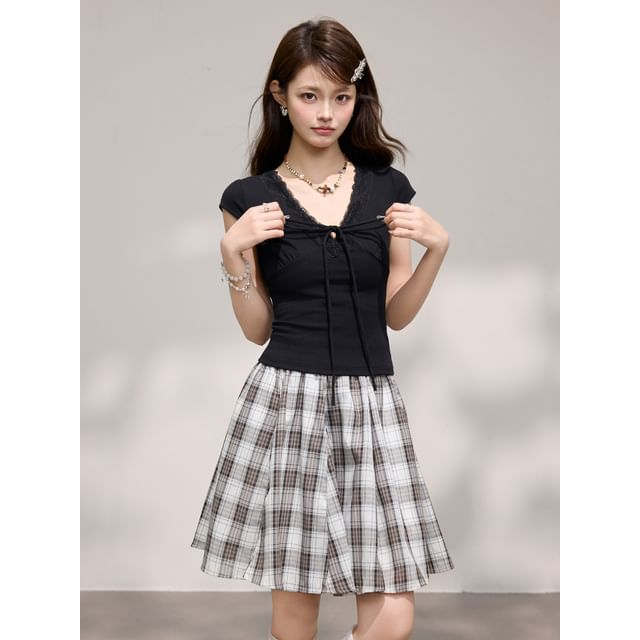 Cap-Sleeve V-Neck Plain Lace Trim T-Shirt