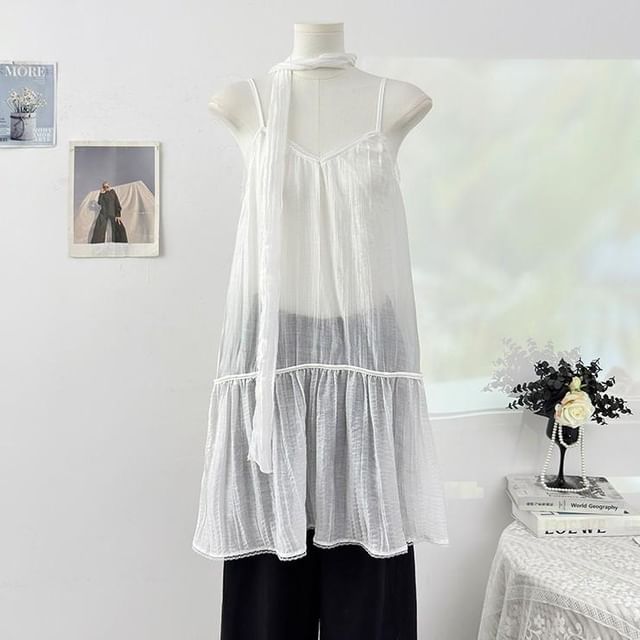 Spaghetti Strap V-Neck Plain Lace Trim Camisole Top
