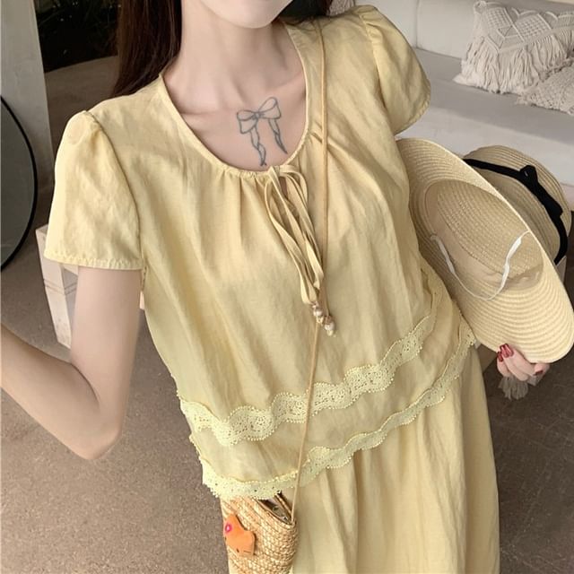 Short-Sleeve Round Neck Plain Lace Trim Blouse / Mid Rise Maxi A-Line Skirt