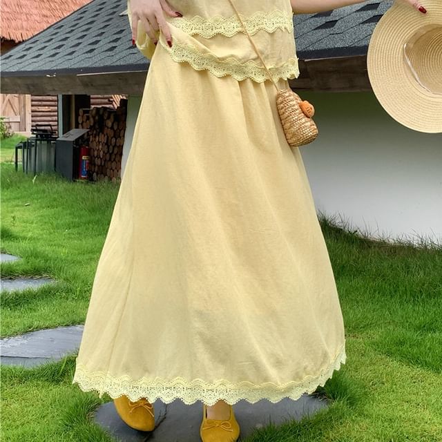 Short-Sleeve Round Neck Plain Lace Trim Blouse / Mid Rise Maxi A-Line Skirt