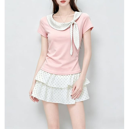 Polka Dot Knotted Fitted Tee with Short Sleeves