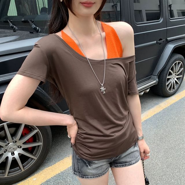 Short-Sleeve Off Shoulder Plain Asymmetrical T-Shirt