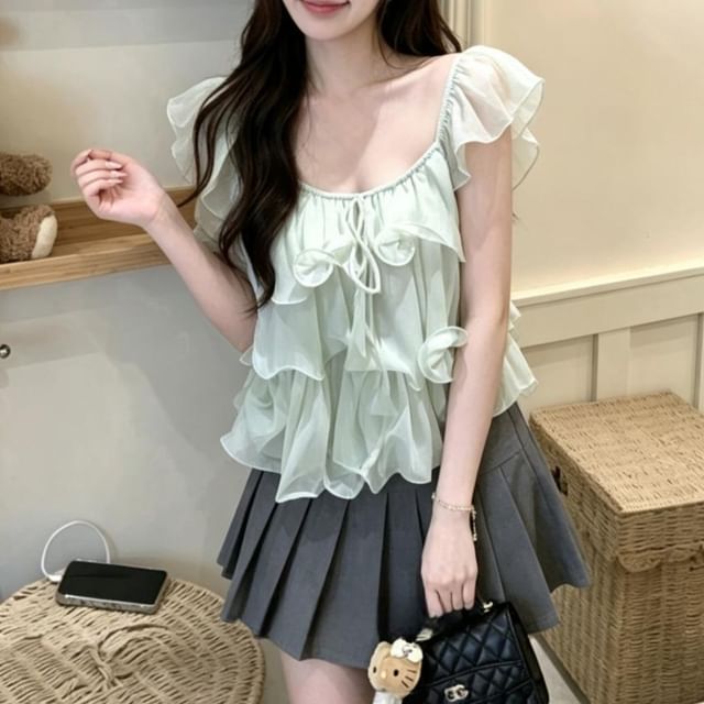 Sleeveless Scoop Neck Plain Ruffle Trim Top