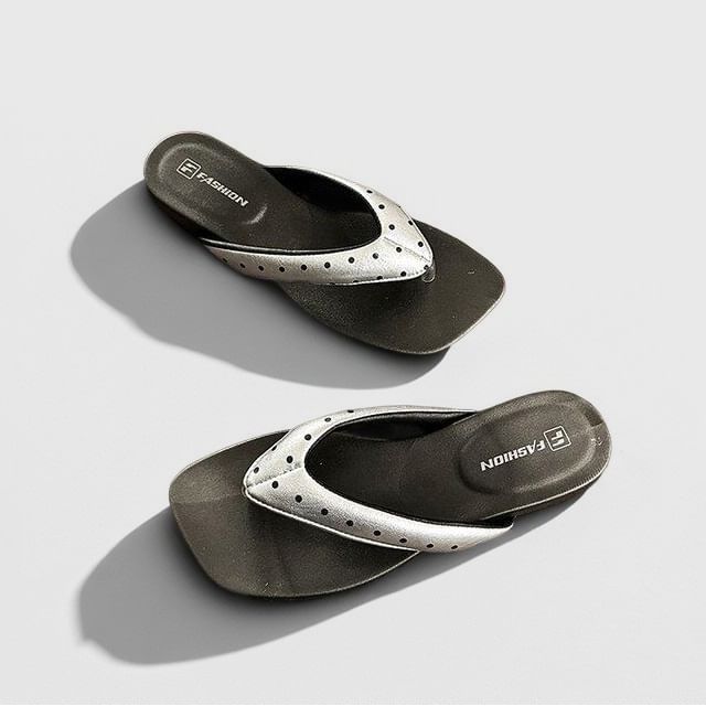 Polka Dot Flip Flop Sandals