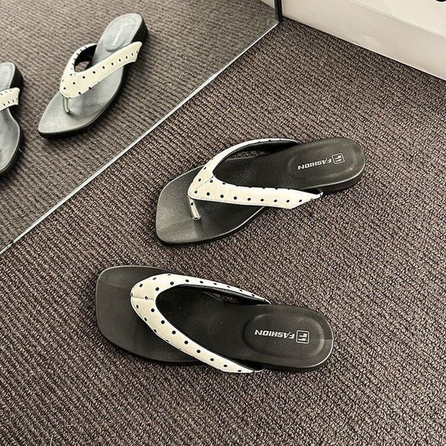 Polka Dot Flip Flop Sandals