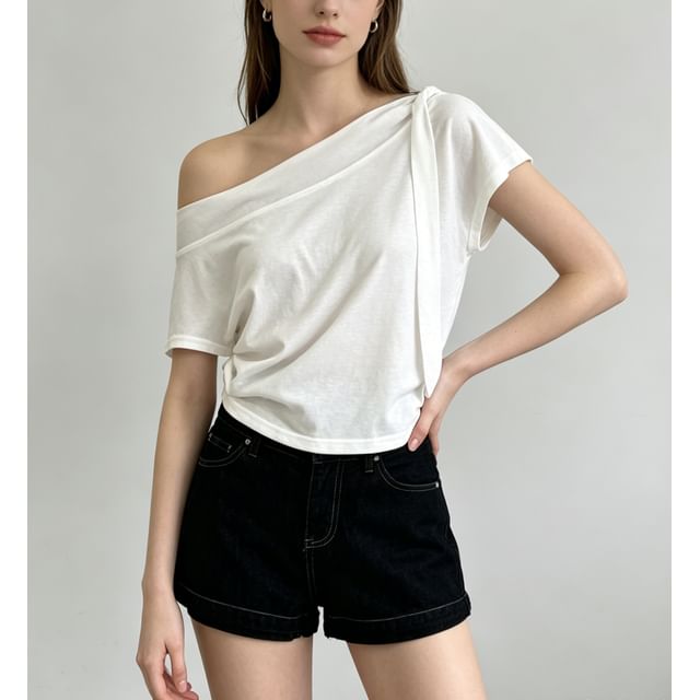 Knot-Front Slim Tee with Cutout Shoulders