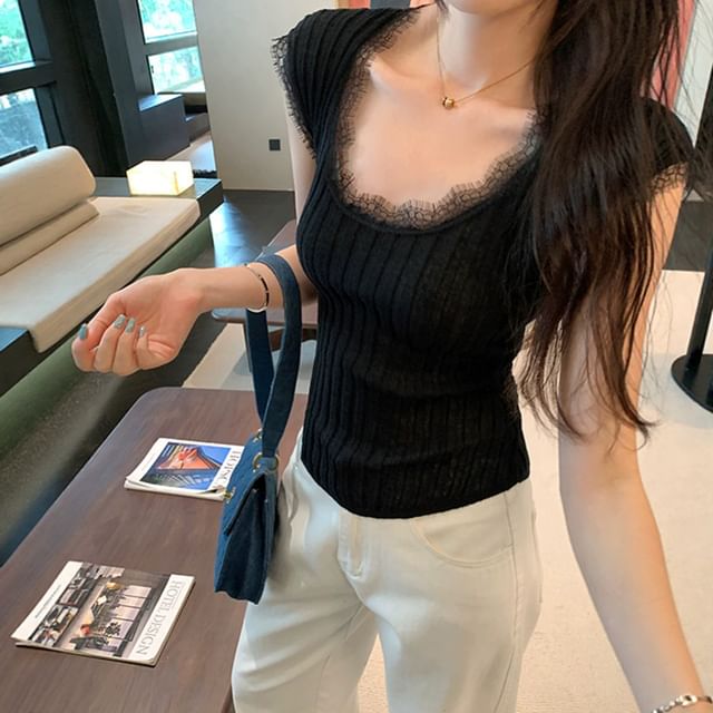 Lace Trim Knit Scoop Neck Sleeveless Top