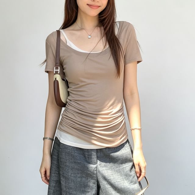 Ruched Scoop Neck Short Sleeve Tee