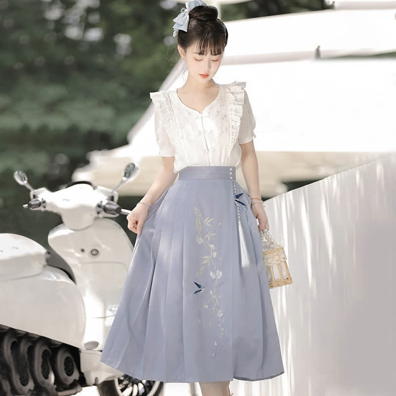 Sweet Buckle T-Shirt Embroidery Tassel Pleated Skirt