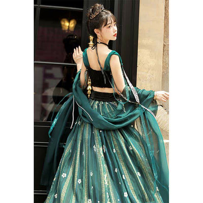 Fascinating  Embroidery Top Pearl Chain Decor High Waist Skirt