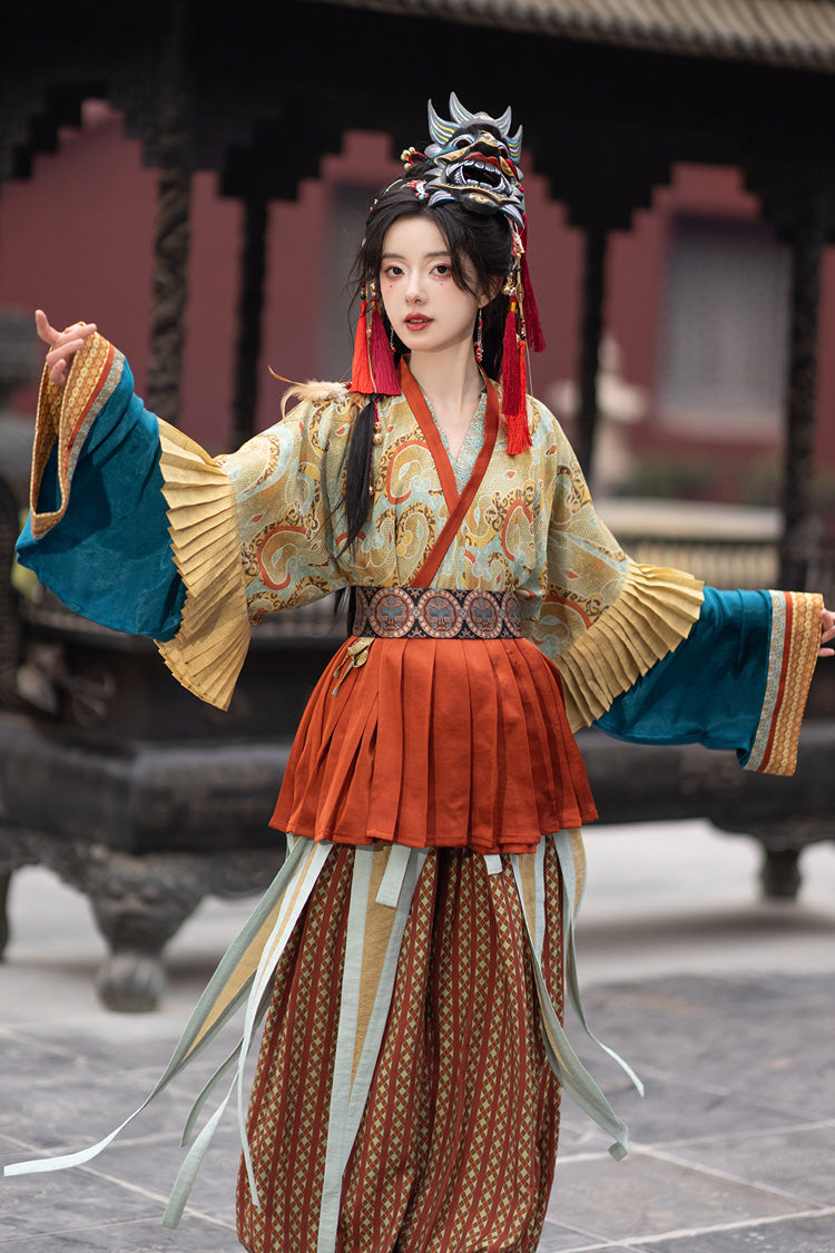 Classic Hanfu Set with Embroidered Ruffles