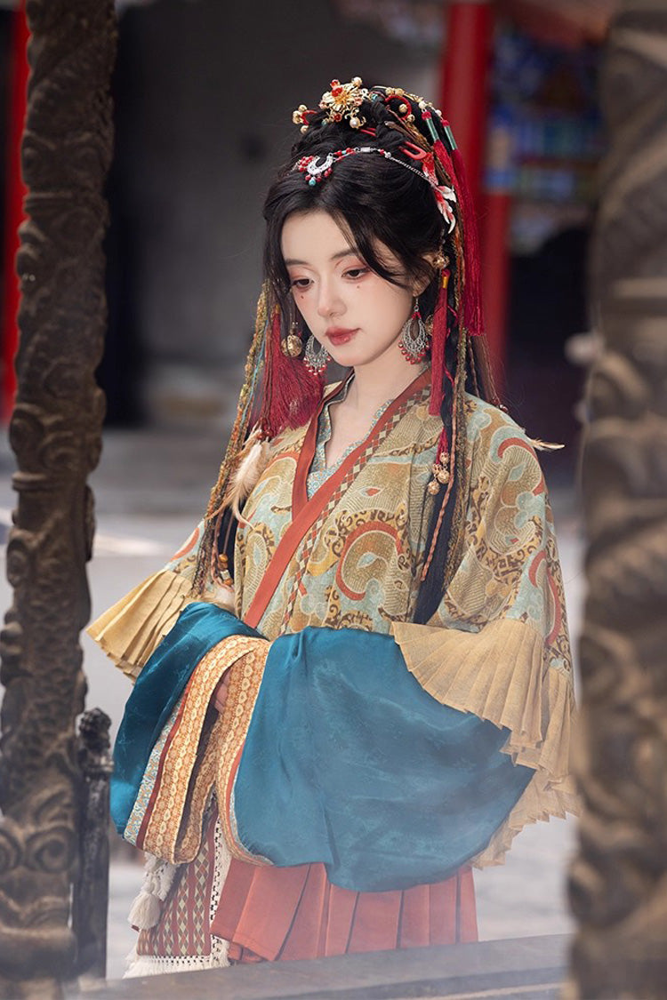 Classic Hanfu Set with Embroidered Ruffles