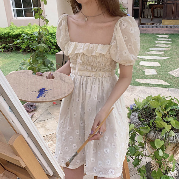 Elegant White Daisy Mini Dress