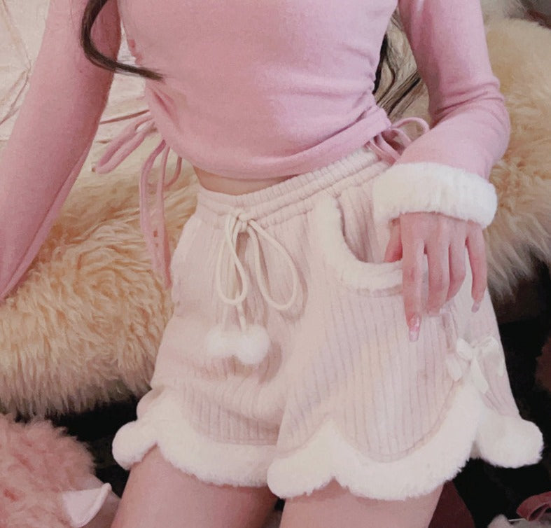 Fur trimmed dollette shorts - fur - kawaii - pink - plush - pom