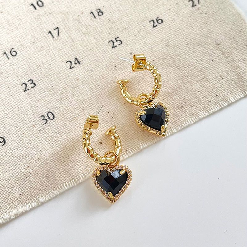 Black Sweet Heart Crystal Earrings MK18907 Susan