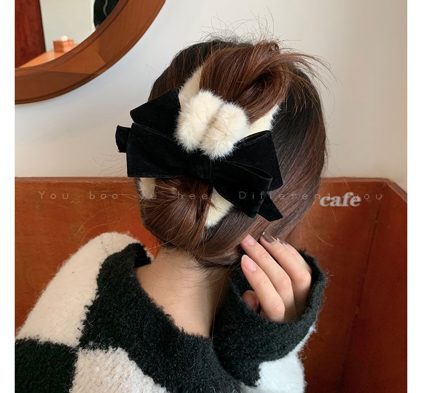 Bow Fluffy Hair Claw IL17 MK Kawaii Store