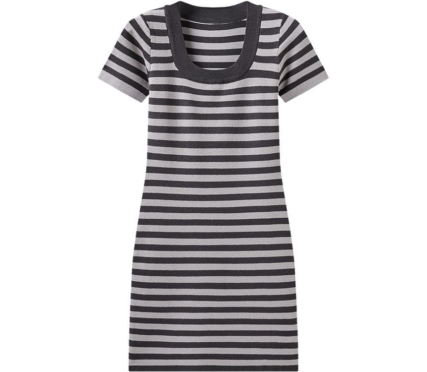 Short-Sleeve Square Neck Striped Midi A-Line Knit Dress kk18