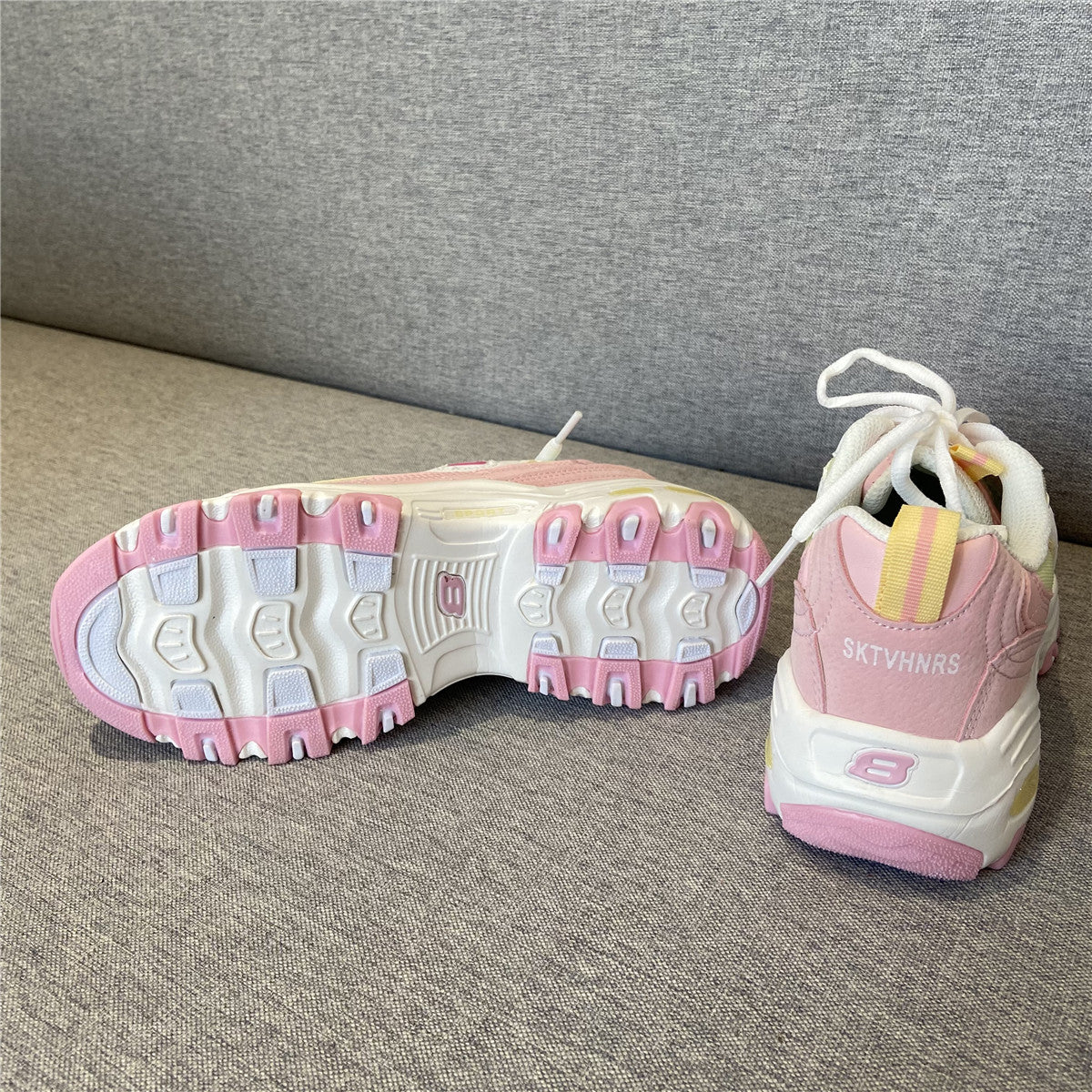 Cute Sneakers - Kimi
